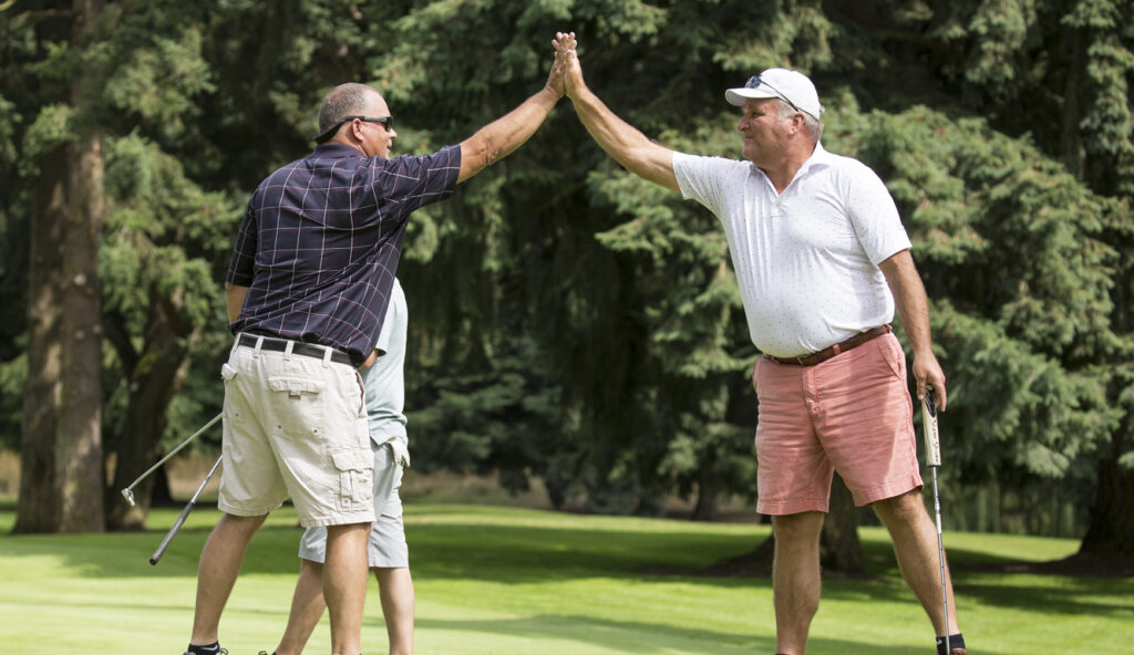 clapping golfers